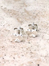 Afbeelding in Gallery-weergave laden, Liefde Met Een Hoek Af - Kleine stekeroorbellen (mini-versie)
